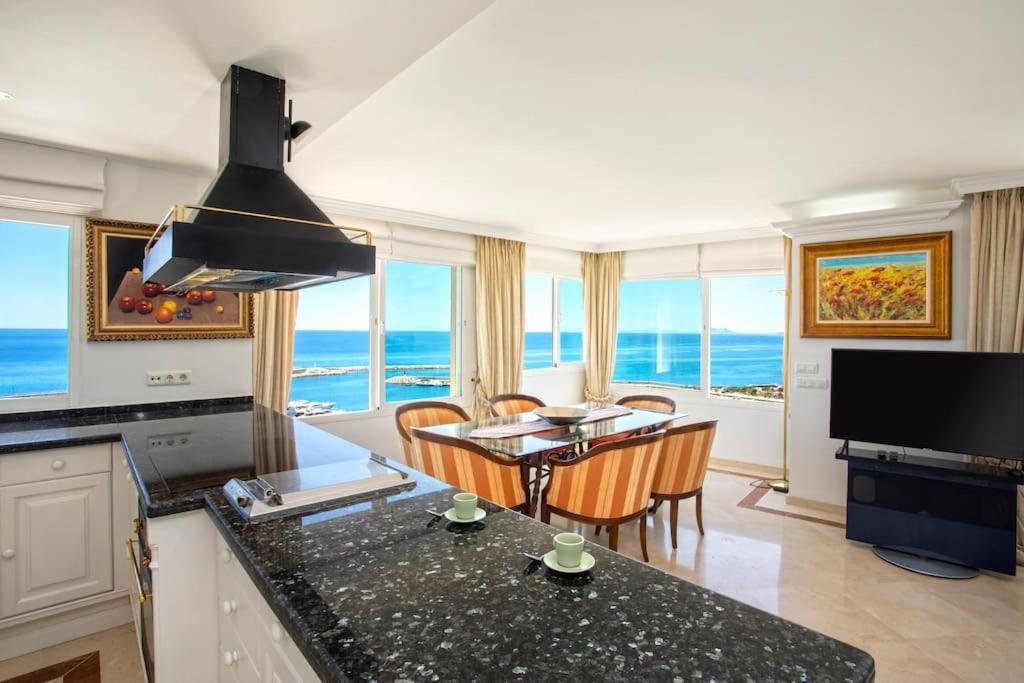 Estepona Luxury Seafront Penthouse With Parking 外观 照片
